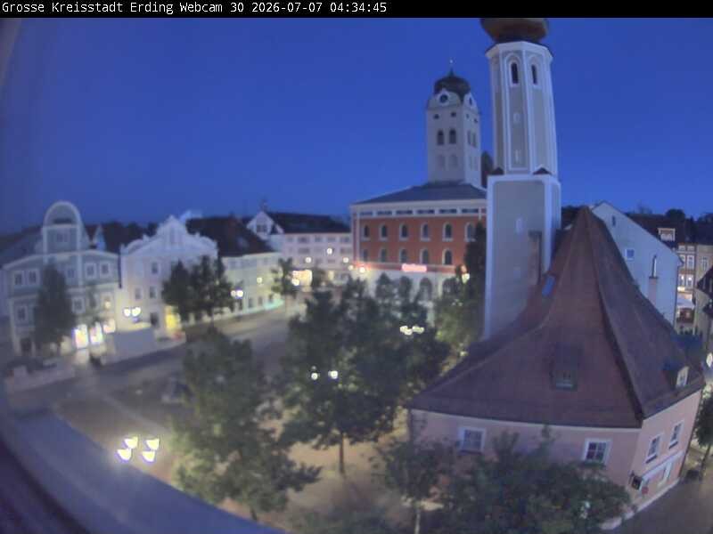 Archiv Foto Webcam Erding: Schrannenplatz und Kirche