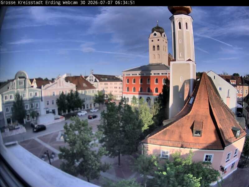 Archiv Foto Webcam Erding: Schrannenplatz und Kirche