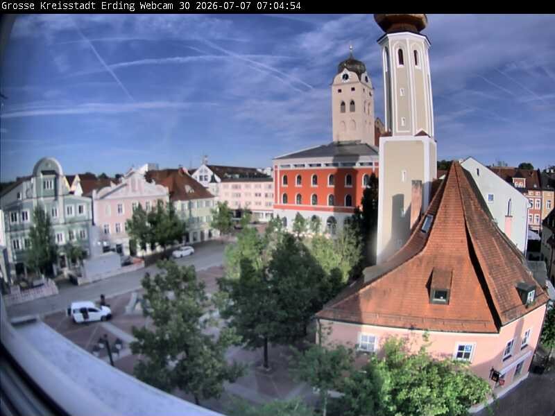 Archiv Foto Webcam Erding: Schrannenplatz und Kirche