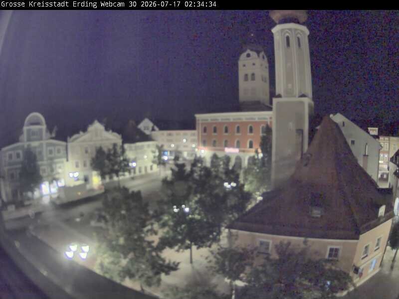 Archiv Foto Webcam Erding: Schrannenplatz und Kirche