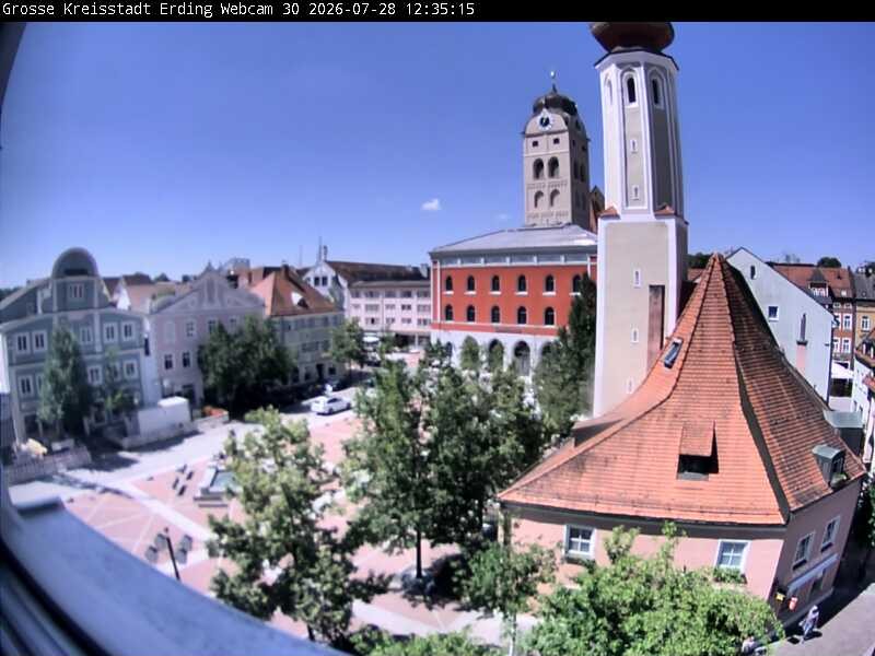 Archiv Foto Webcam Erding: Schrannenplatz und Kirche