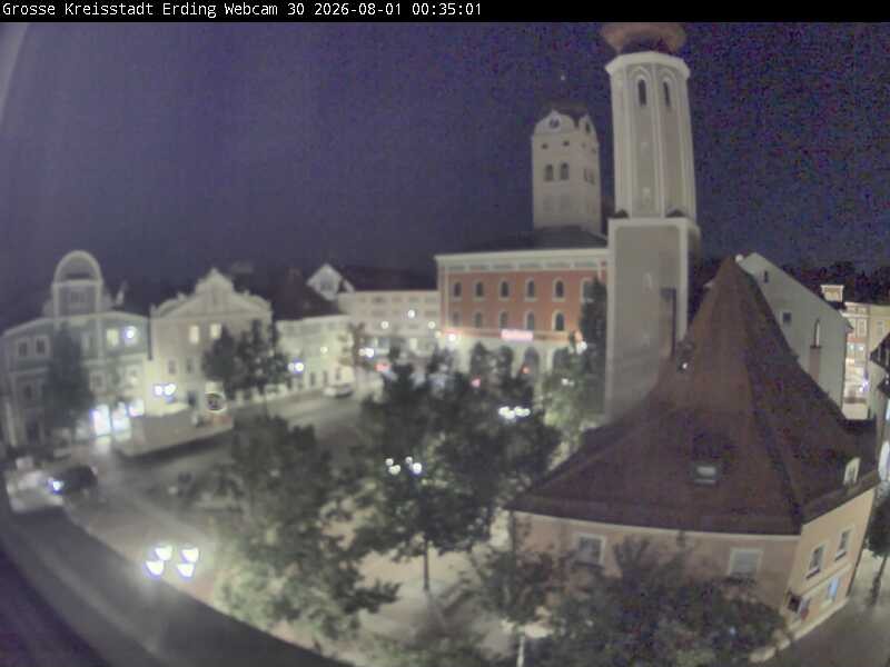 Archiv Foto Webcam Erding: Schrannenplatz und Kirche