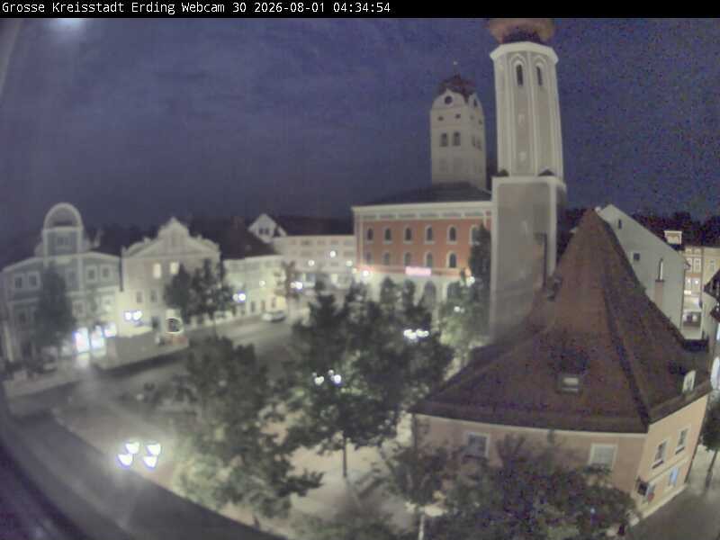 Archiv Foto Webcam Erding: Schrannenplatz und Kirche