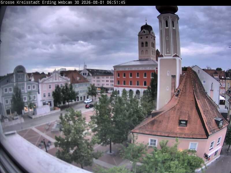 Archiv Foto Webcam Erding: Schrannenplatz und Kirche