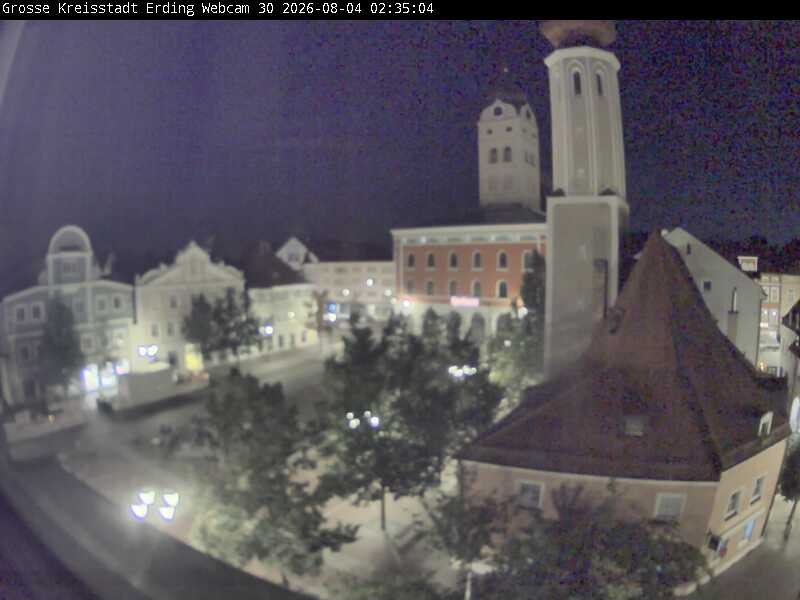 Archiv Foto Webcam Erding: Schrannenplatz und Kirche