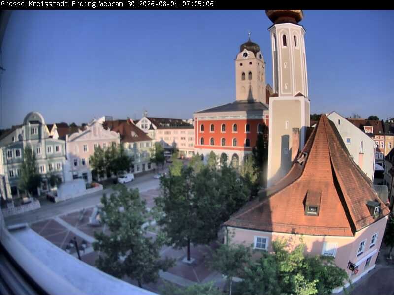 Archiv Foto Webcam Erding: Schrannenplatz und Kirche