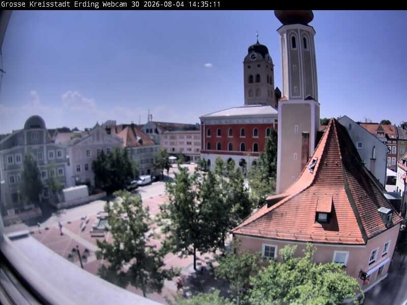 Archiv Foto Webcam Erding: Schrannenplatz und Kirche