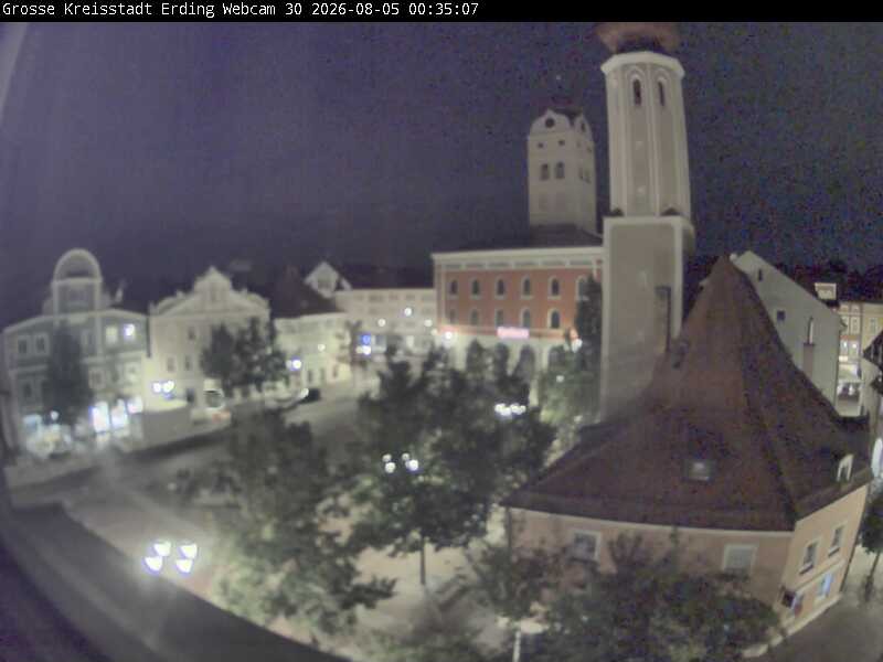 Archiv Foto Webcam Erding: Schrannenplatz und Kirche