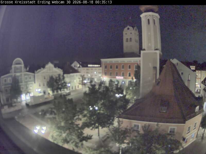 Archiv Foto Webcam Erding: Schrannenplatz und Kirche