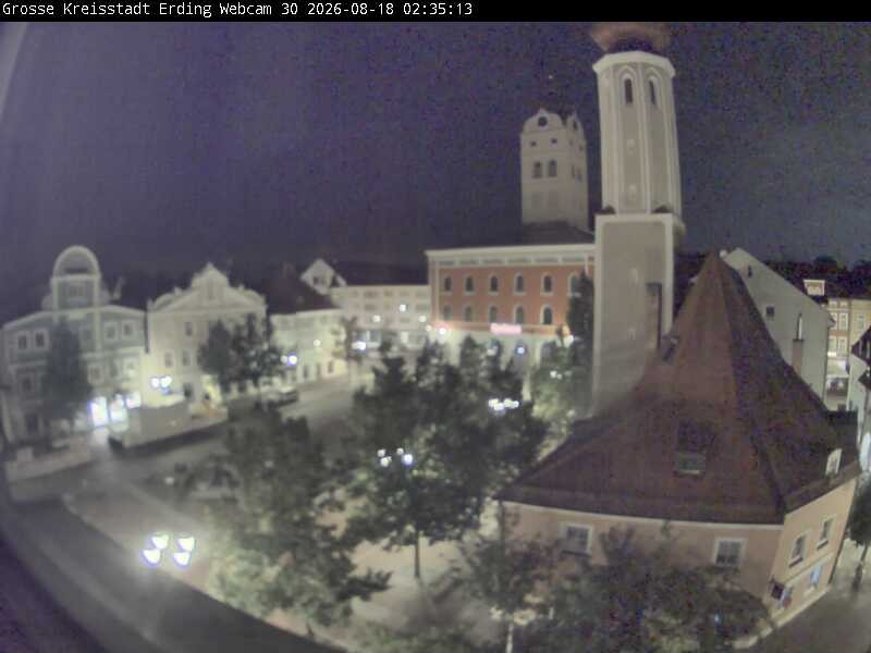 Archiv Foto Webcam Erding: Schrannenplatz und Kirche