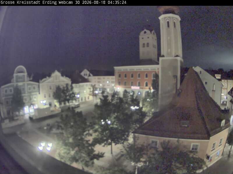 Archiv Foto Webcam Erding: Schrannenplatz und Kirche