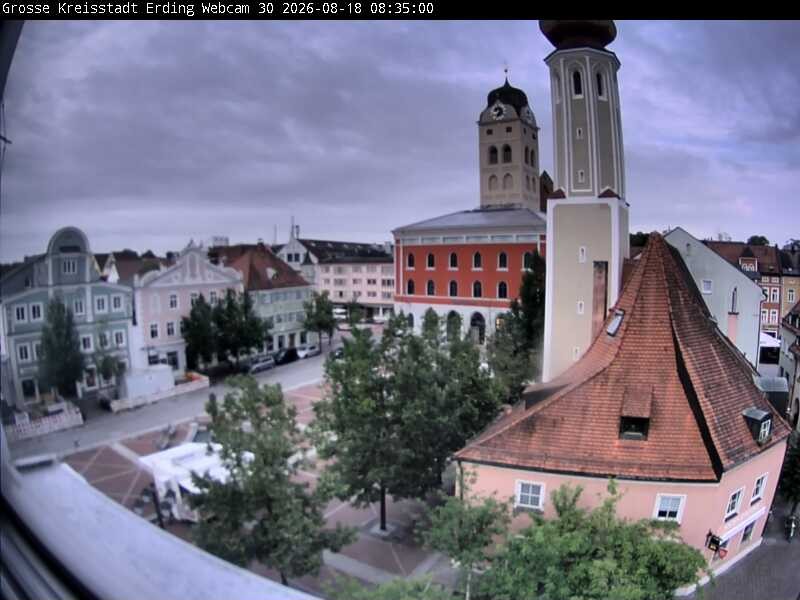 Archiv Foto Webcam Erding: Schrannenplatz und Kirche