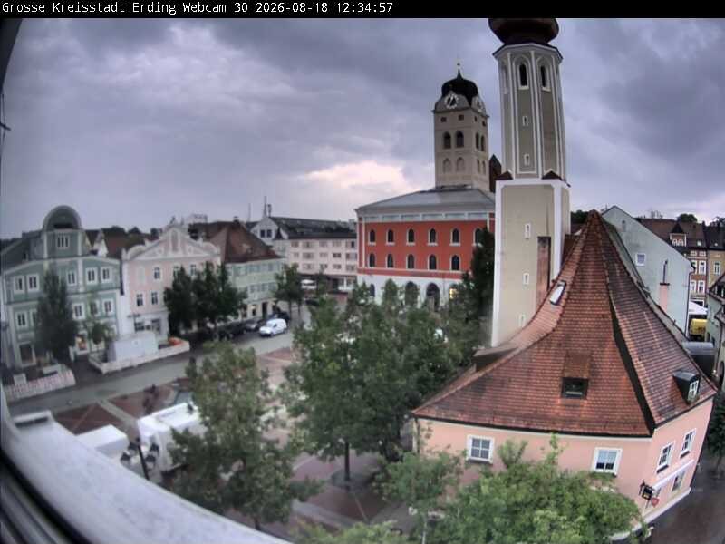 Archiv Foto Webcam Erding: Schrannenplatz und Kirche