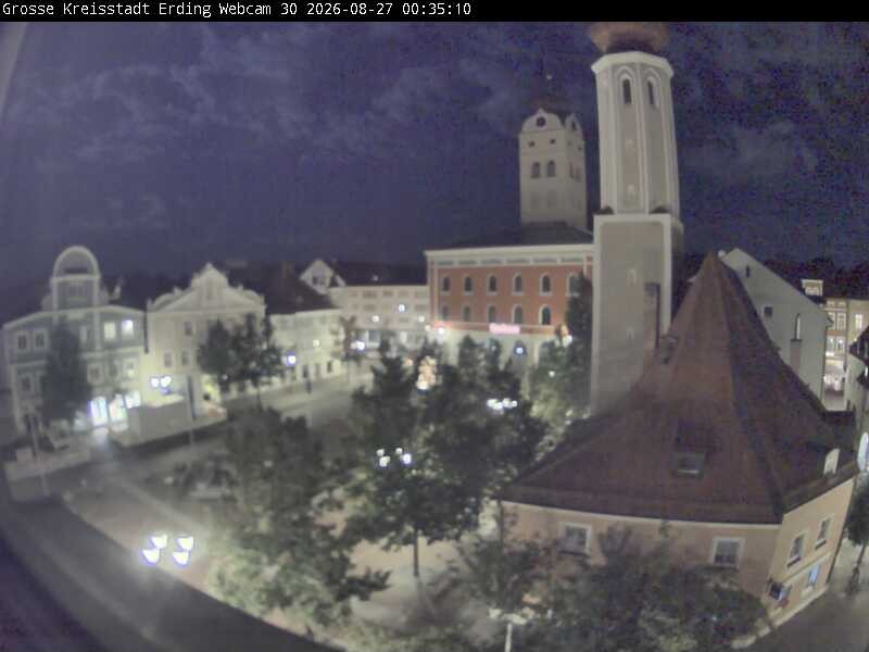Archiv Foto Webcam Erding: Schrannenplatz und Kirche