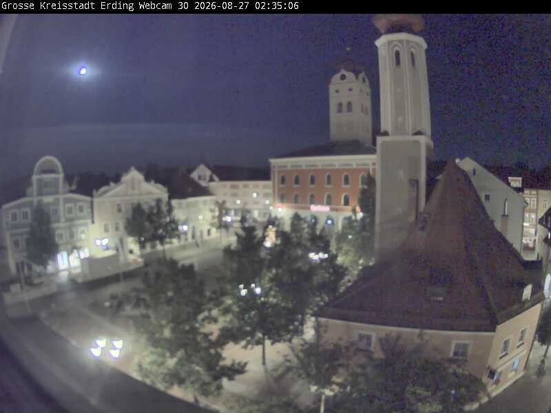Archiv Foto Webcam Erding: Schrannenplatz und Kirche