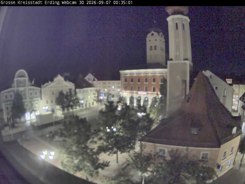 Archiv Foto Webcam Erding: Schrannenplatz und Kirche