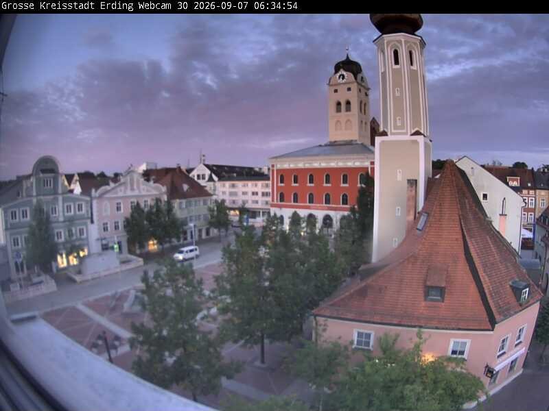 Archiv Foto Webcam Erding: Schrannenplatz und Kirche