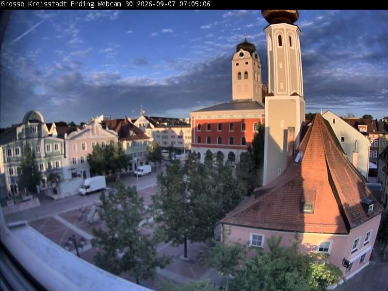 Archiv Foto Webcam Erding: Schrannenplatz und Kirche