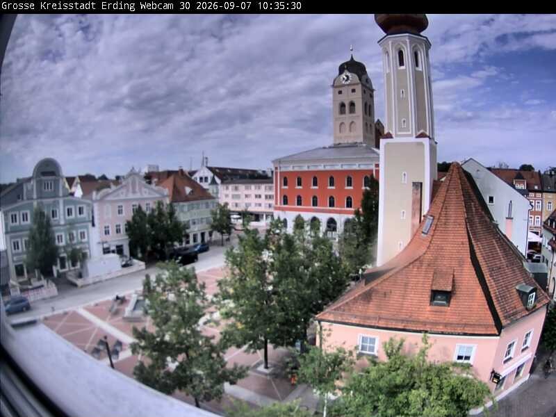 Archiv Foto Webcam Erding: Schrannenplatz und Kirche