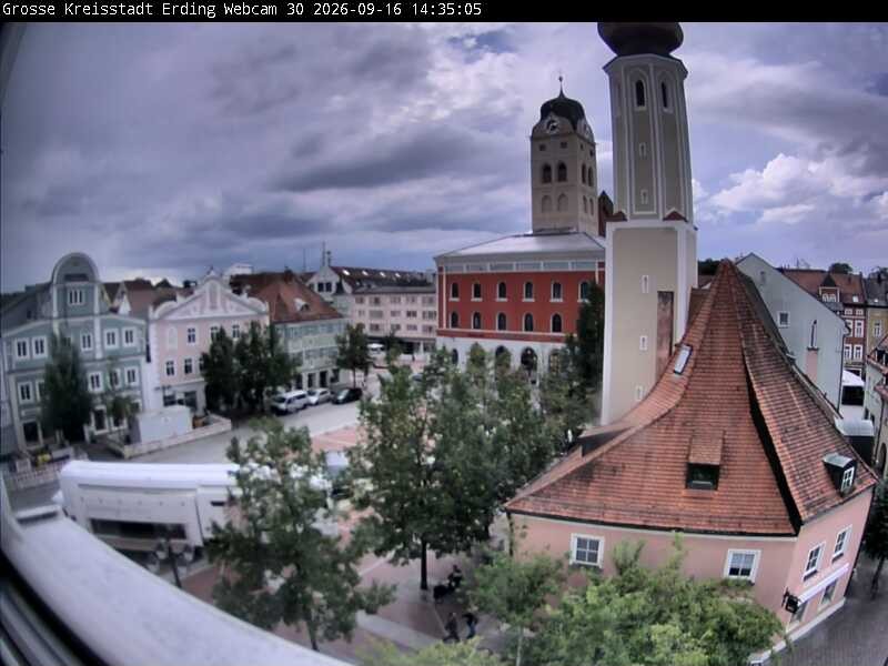 Archiv Foto Webcam Erding: Schrannenplatz und Kirche