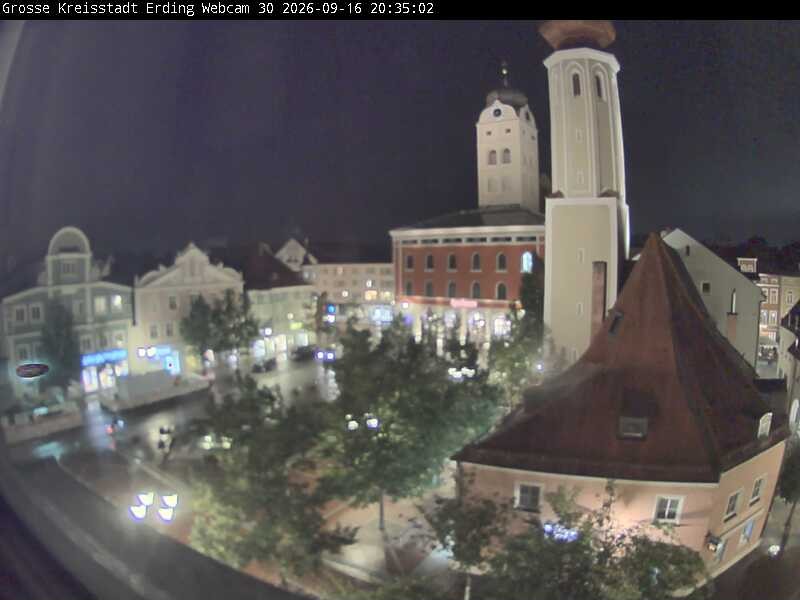 Archiv Foto Webcam Erding: Schrannenplatz und Kirche