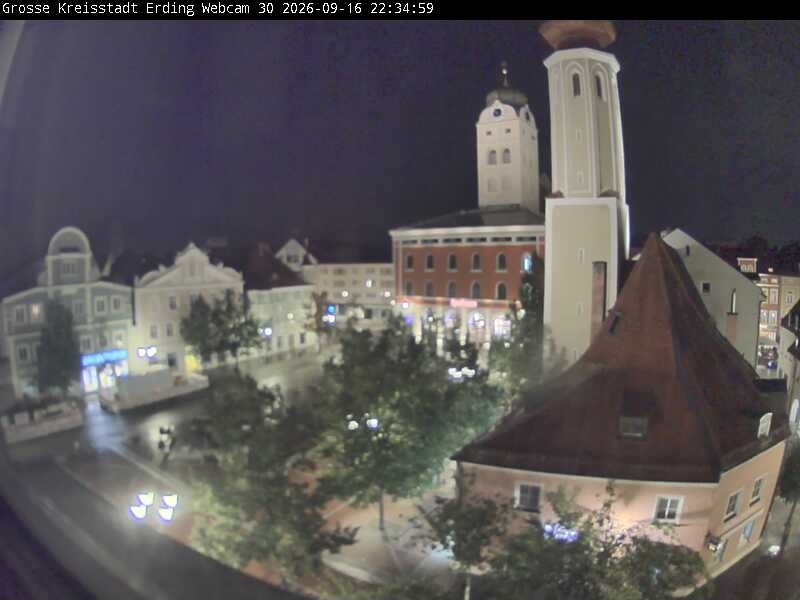 Archiv Foto Webcam Erding: Schrannenplatz und Kirche