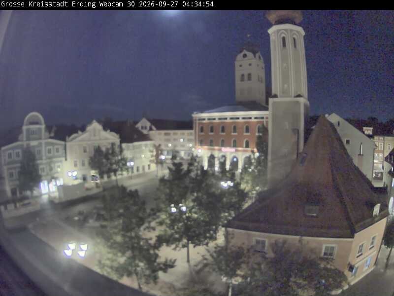 Archiv Foto Webcam Erding: Schrannenplatz und Kirche