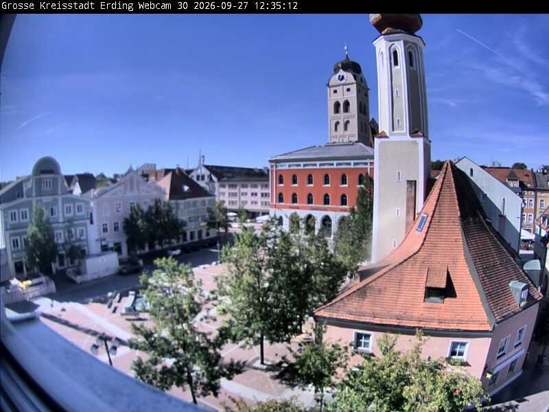 Archiv Foto Webcam Erding: Schrannenplatz und Kirche