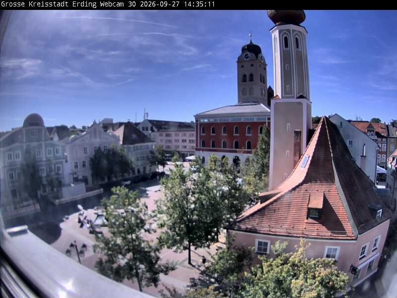 Archiv Foto Webcam Erding: Schrannenplatz und Kirche