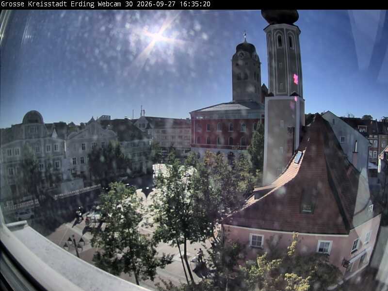 Archiv Foto Webcam Erding: Schrannenplatz und Kirche