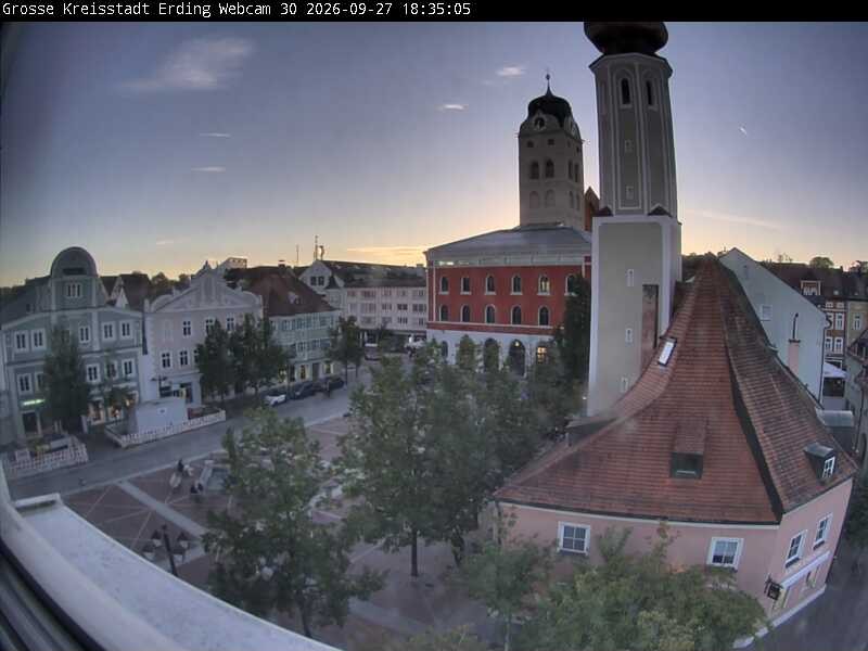 Archiv Foto Webcam Erding: Schrannenplatz und Kirche