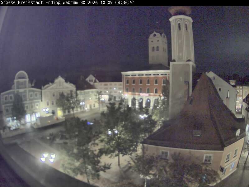 Archiv Foto Webcam Erding: Schrannenplatz und Kirche