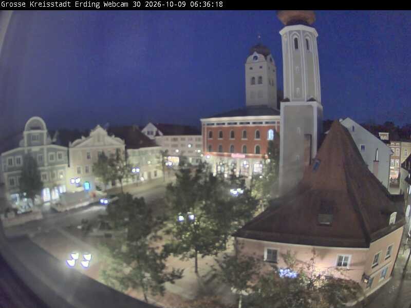 Archiv Foto Webcam Erding: Schrannenplatz und Kirche