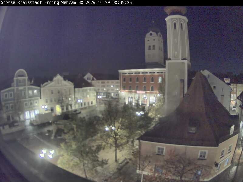 Archiv Foto Webcam Erding: Schrannenplatz und Kirche