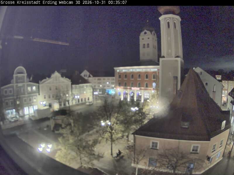 Archiv Foto Webcam Erding: Schrannenplatz und Kirche