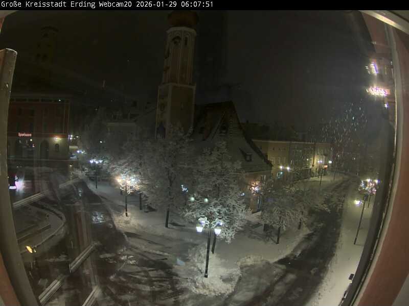 Archiv Foto Webcam Erding: Stadtturm, Kirche und Fußgängerzone