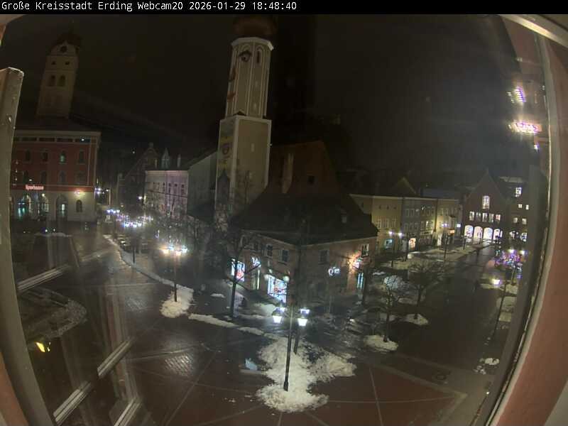 Archiv Foto Webcam Erding: Stadtturm, Kirche und Fußgängerzone