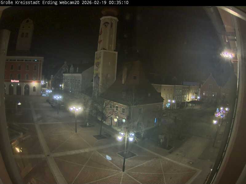 Archiv Foto Webcam Erding: Stadtturm, Kirche und Fußgängerzone