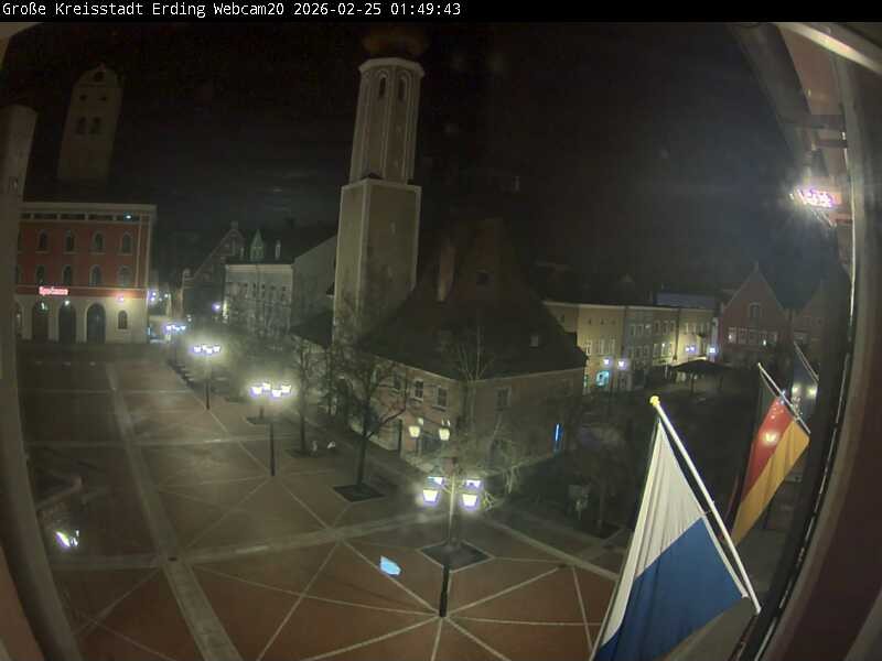 Archiv Foto Webcam Erding: Stadtturm, Kirche und Fußgängerzone