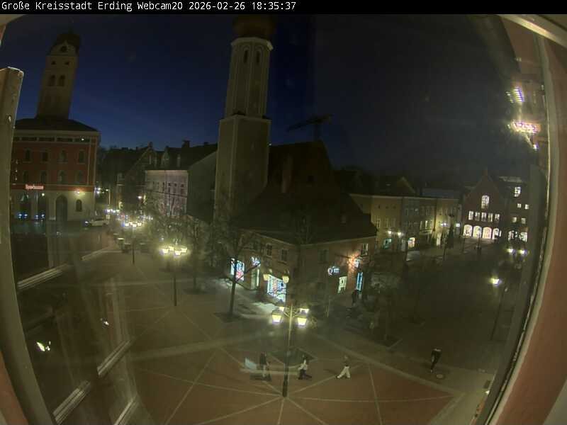 Archiv Foto Webcam Erding: Stadtturm, Kirche und Fußgängerzone