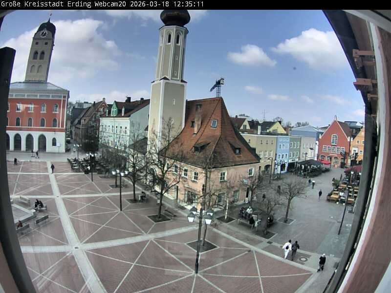 Archiv Foto Webcam Erding: Stadtturm, Kirche und Fußgängerzone