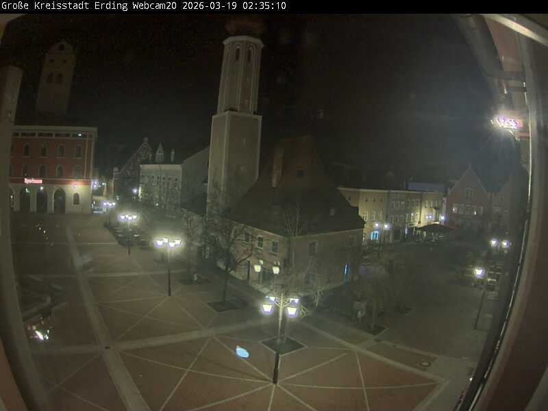 Archiv Foto Webcam Erding: Stadtturm, Kirche und Fußgängerzone