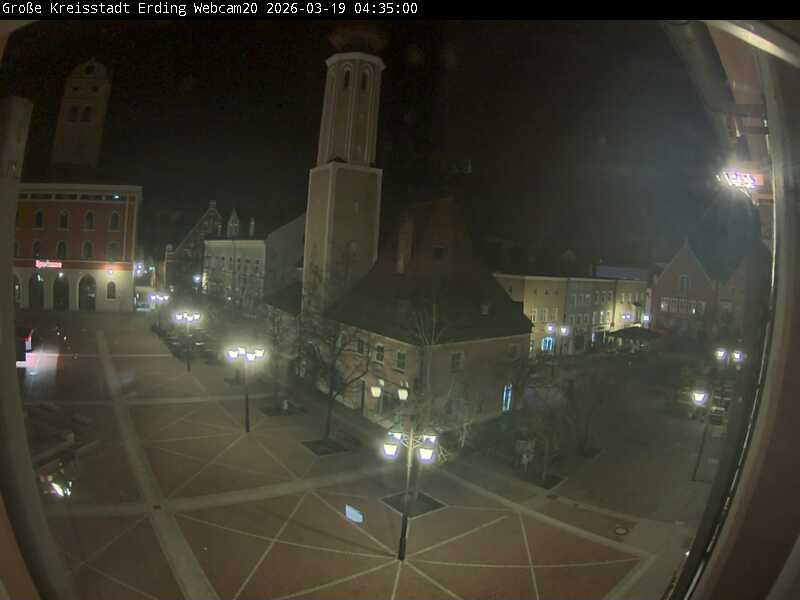 Archiv Foto Webcam Erding: Stadtturm, Kirche und Fußgängerzone