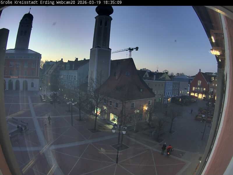 Archiv Foto Webcam Erding: Stadtturm, Kirche und Fußgängerzone