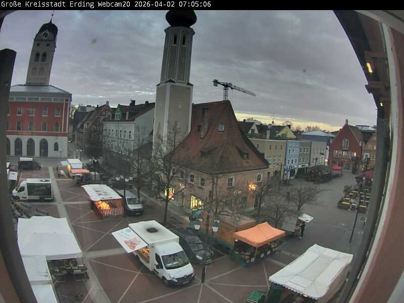 Archiv Foto Webcam Erding: Stadtturm, Kirche und Fußgängerzone
