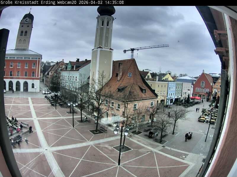 Archiv Foto Webcam Erding: Stadtturm, Kirche und Fußgängerzone