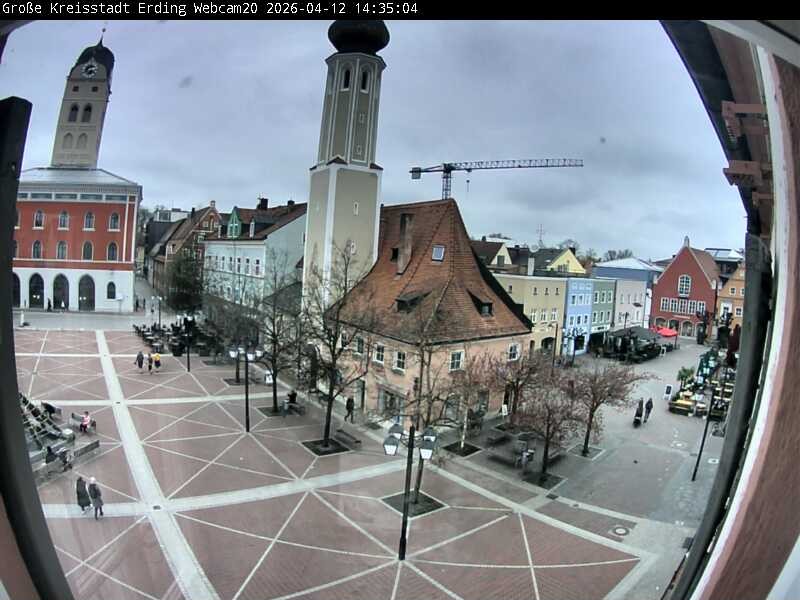 Archiv Foto Webcam Erding: Stadtturm, Kirche und Fußgängerzone