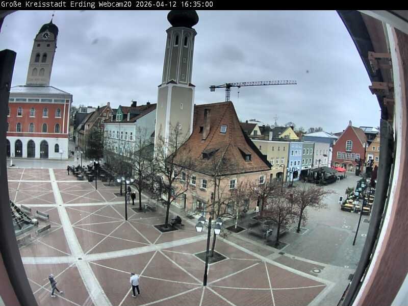 Archiv Foto Webcam Erding: Stadtturm, Kirche und Fußgängerzone