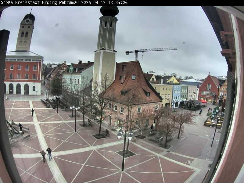 Archiv Foto Webcam Erding: Stadtturm, Kirche und Fußgängerzone