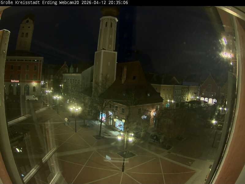 Archiv Foto Webcam Erding: Stadtturm, Kirche und Fußgängerzone